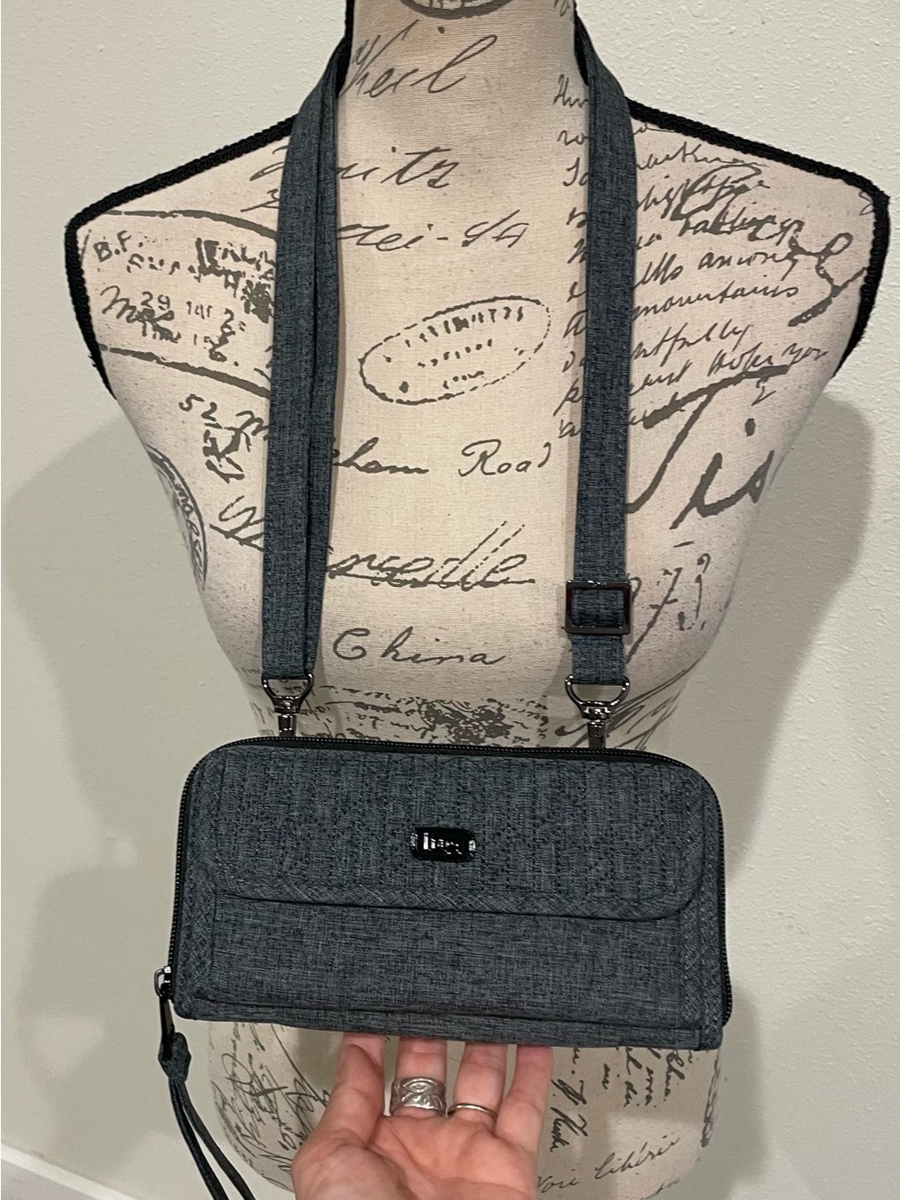 Lug RFID Crossbody Wallet Organizer Gray Travel Bag Wristlet Like New